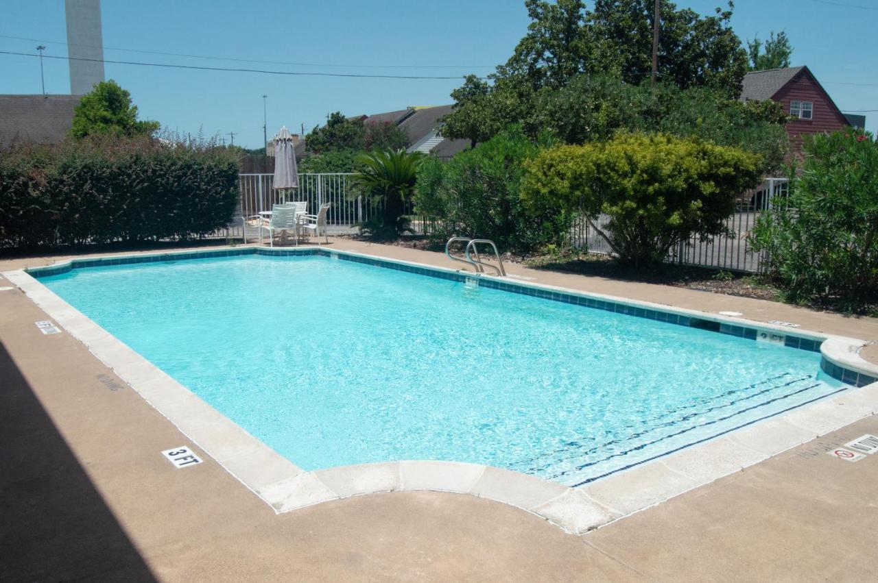 America'S Inn Houston Bagian luar foto
